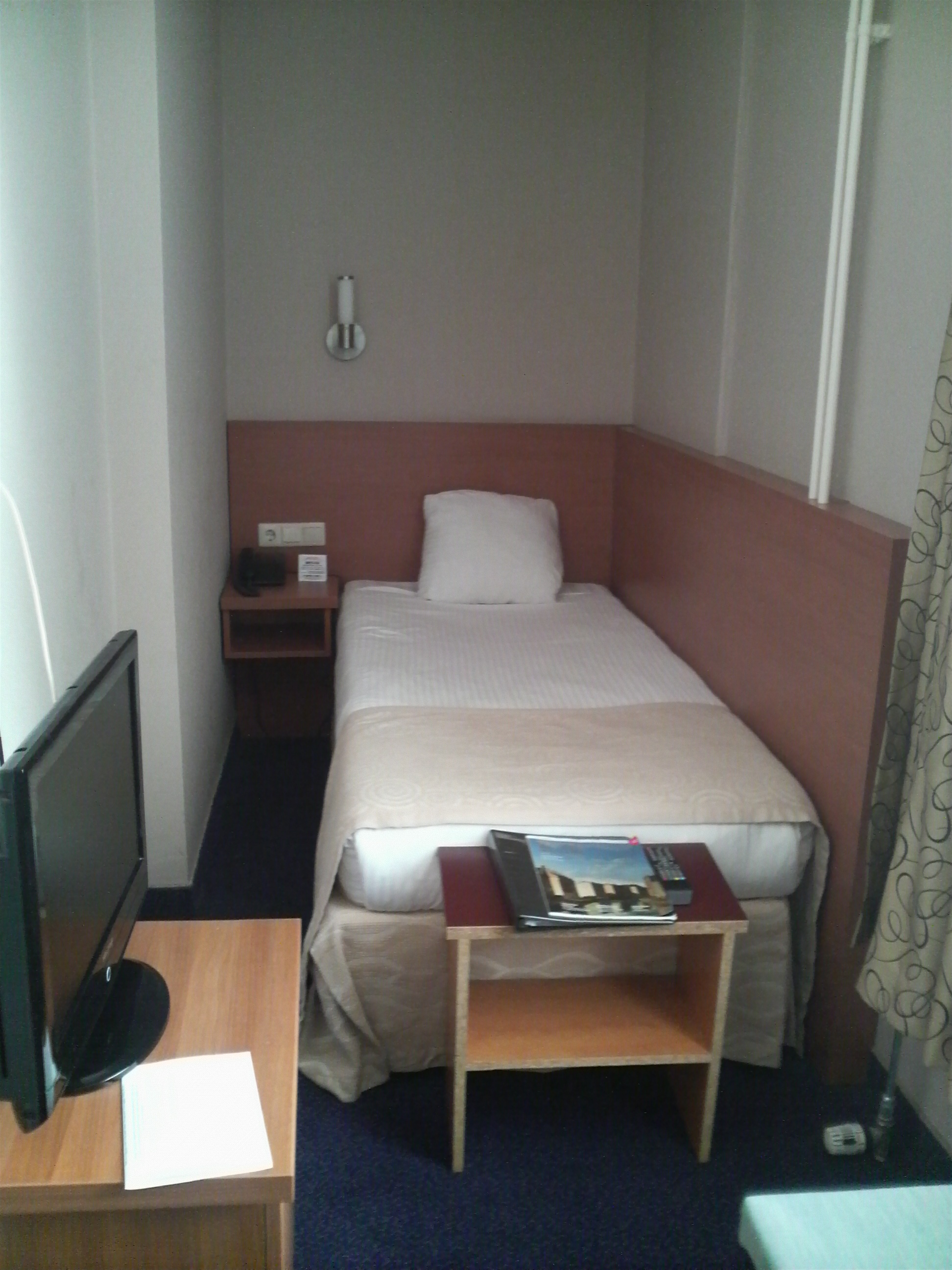 hotel-room1